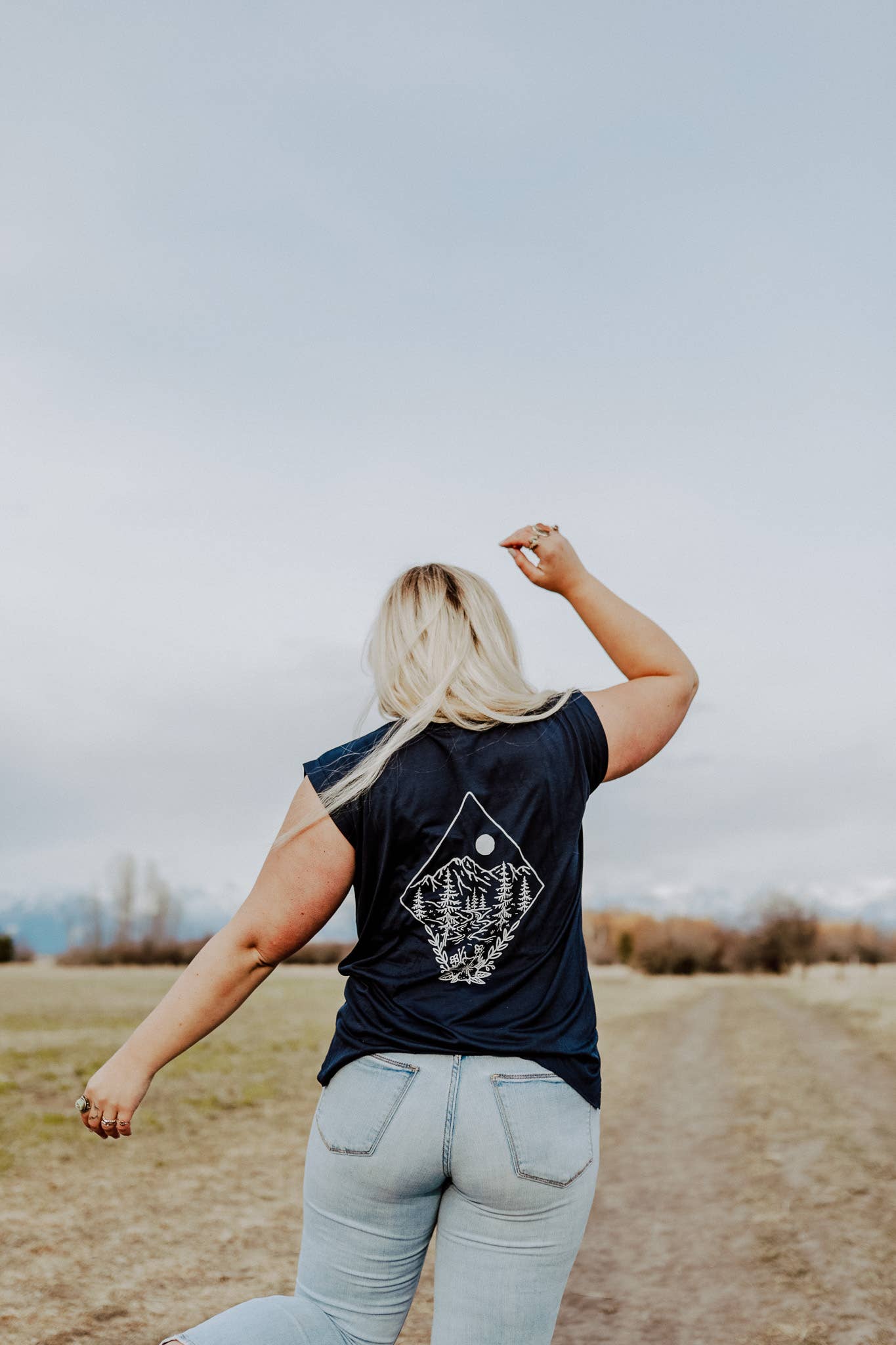 The Montana Scene - Adult Tee - Take Me To the Wildflowers Rolled Sleeve Navy