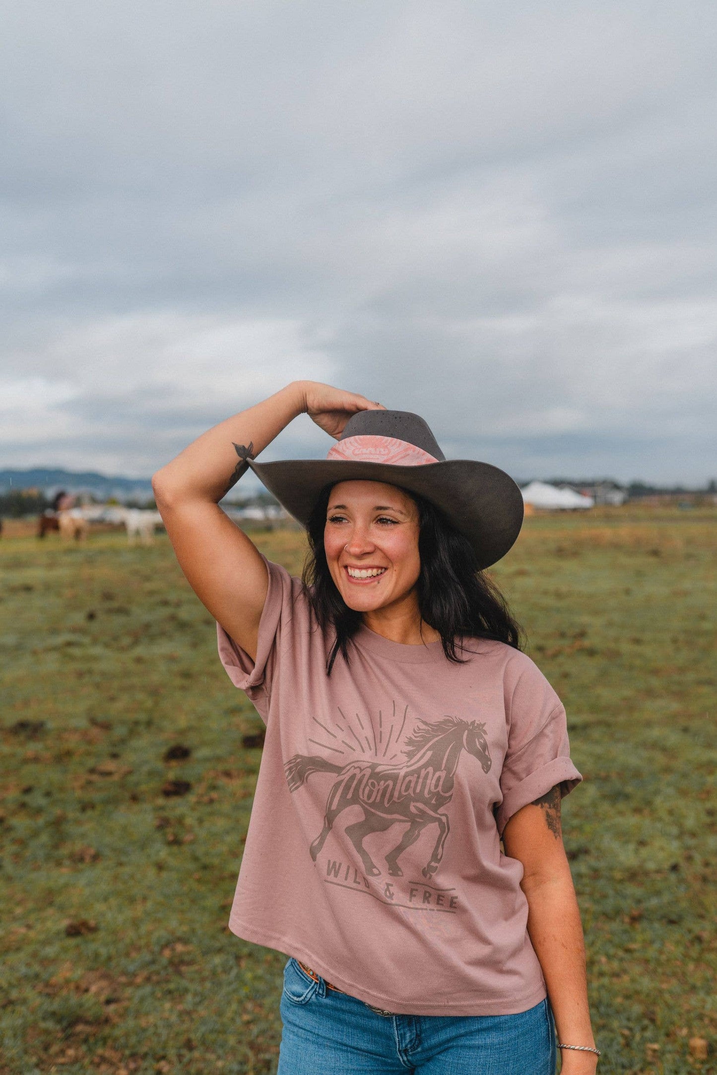 The Montana Scene - Ladies Tee - Wild and Free Mauve Pink